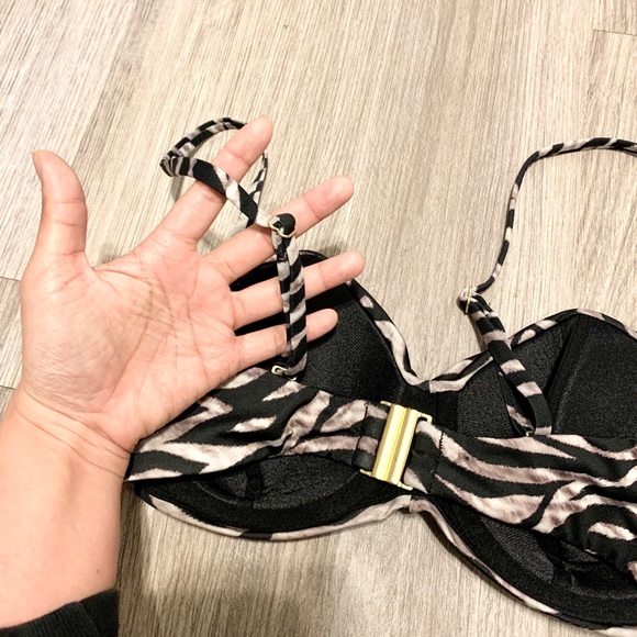 H&M zebra print bikini top size 36C - Picture 5 of 6